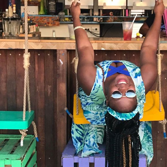 Meet your Posher, Niqueka - Picture 1 of 1